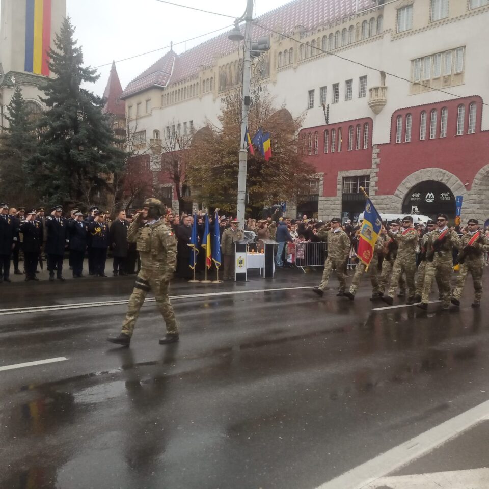 Mii de târgumureșeni și foarte mulți copii, prezenți la ceremonia de Ziua Națională