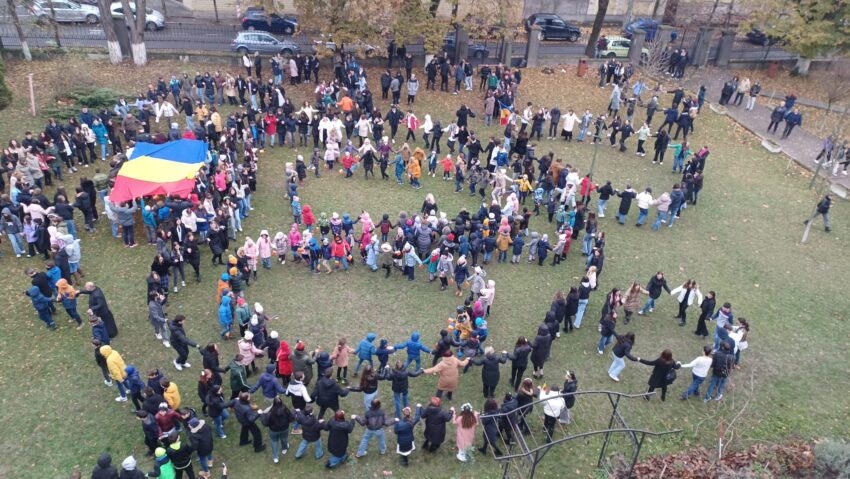 Elevii de la ”Unirea” la doresc colegilor mai mici ca anul viitor să se bucure de școală