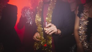 Petrecerile retro domină tematica Revelionului 2026 de la Tg. Mureș