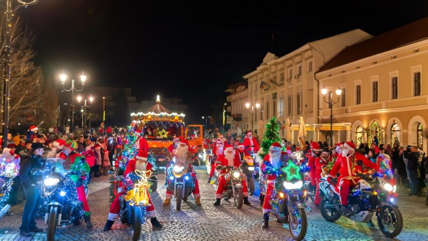 Paradă a motocicliştilor la Sfântu Gheorghe, de Moş Nicolae