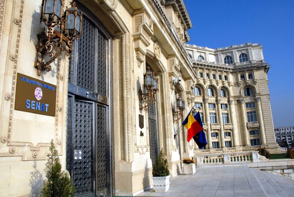 Senatul a adoptat mai multe proiecte în sesiune extraordinară