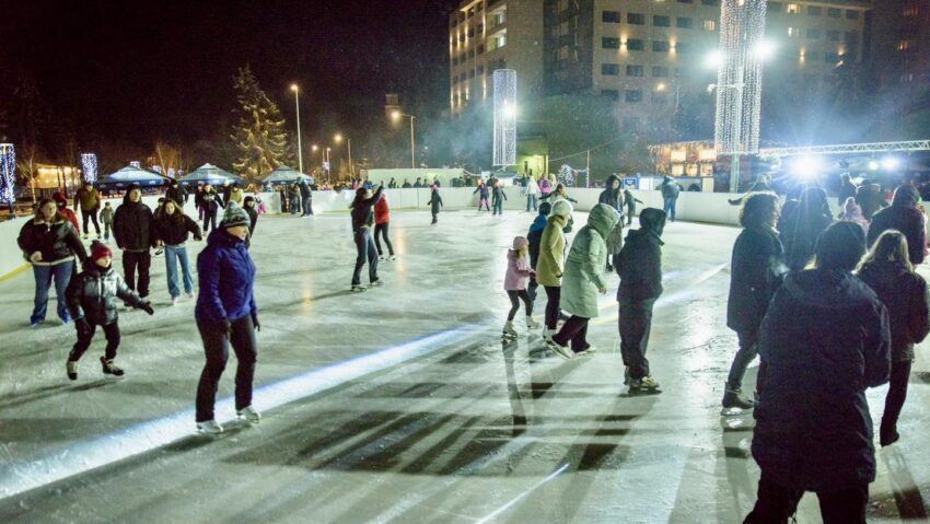 Se amână deschiderea patinoarului în aer liber de la Miercurea-Ciuc