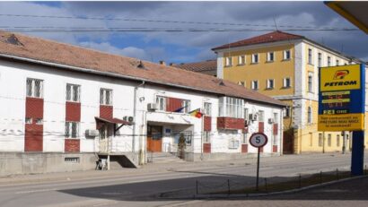 Elevii Liceului Tehnologic ‘Venczel József’ au adus bucurie de Crăciun deţinuţilor de la Penitenciarul Miercurea-Ciuc