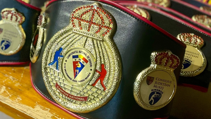 Centură de campion naţional la box, scoasă la licitaţie
