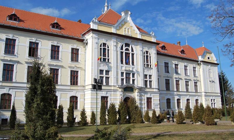 Modificarea codurilor de admitere la liceu stârnește nemulțumirea părinților din Mureș