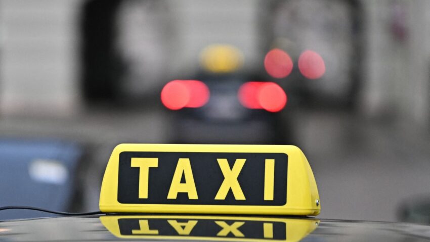 Intervenție a polițiștilor în urma unui incident petrecut în timpul unei curse taxi