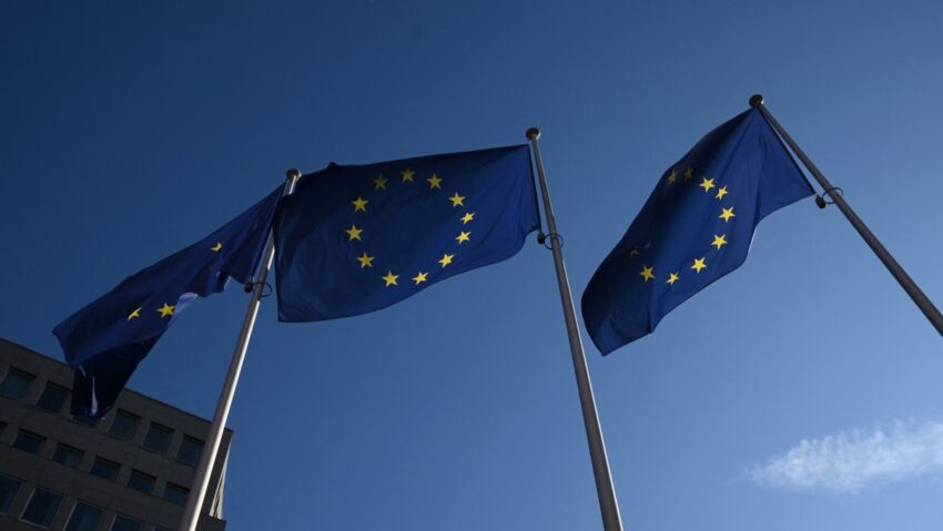 Parlamentul European a decis să suspende ratificarea acordului comercial cu SUA