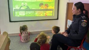 Expoziție dedicată nonviolenței în școli, organizată la Miercurea-Ciuc de IPJ Harghita