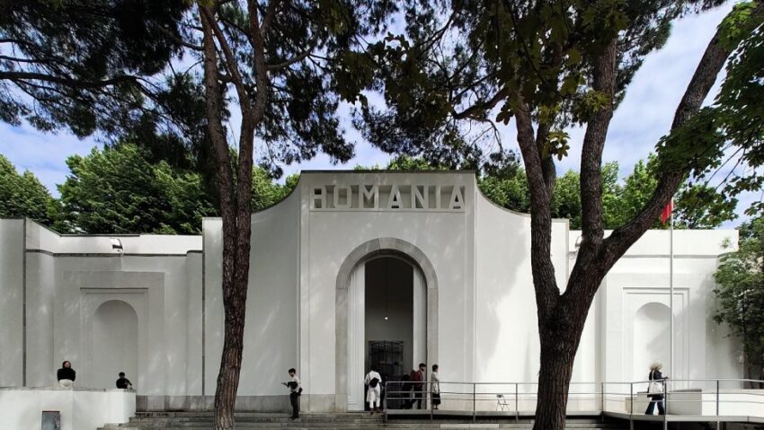  „Marea Neagră la plural – Compoziţii pentru ochiul sonor / Black Seas – Scores for the Sonic Eye” este proiectul care va reprezenta România la Bienala de la Veneția 