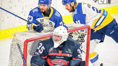 Hochei intern: favoritele, învinse la limită