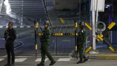 Trump: Liderul venezuelean şi soţia sa, capturaţi şi scoşi din ţară pe calea aerului