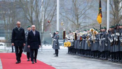 Premierul Ilie Bolojan a discutat astăzi la Berlin cu cancelarul german Friedrich Merz