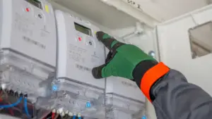 România avea o producţie de energie electrică de aproape 7.500 de megawaţi şi un consum de 8.600