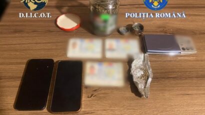 IGPR: Doi tineri, dintre care unul minor, reţinuţi pentru trafic de droguri în formă continuată