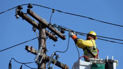 Peste 16.000 de mureșeni au rămas fără energie electrică din cauza vremii din ultimele zile