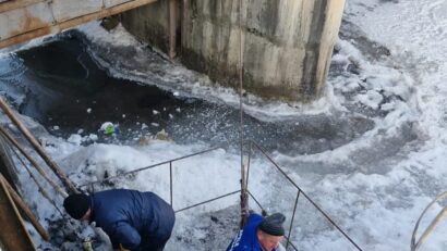 Podul de gheață de la Gurghiu nu afectează alimentarea cu apă a populației