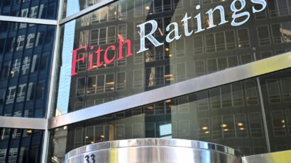 Fitch menţine ratingul suveran al României la BBB-, cu perspectivă negativă