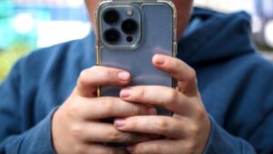 Radio România lansează campania „Stai sigur pe net”, pentru siguranța digitală a minorilor