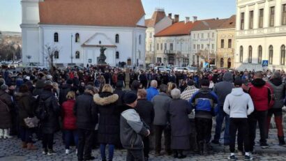 Aproximativ o mie de persoane au participat ieri la un protest împotriva majorării taxelor şi impozitelor, la Odorheiu Secuiesc