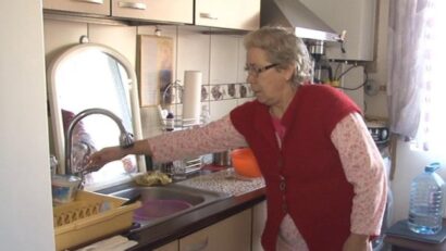 Bloc din Codlea, fără apă din cauza datoriilor neplătite