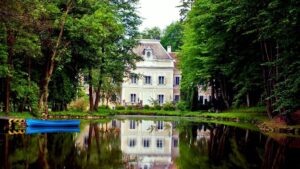 Covasna: Noi apariţii editoriale în cadrul proiectului ‘Promovarea culturii româneşti prin volume semnate de tineri autori’