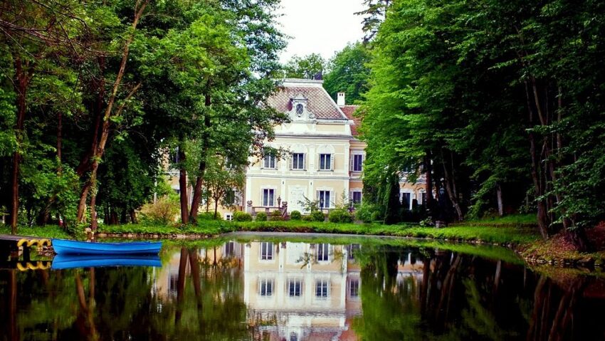 Covasna: Noi apariţii editoriale în cadrul proiectului ‘Promovarea culturii româneşti prin volume semnate de tineri autori’