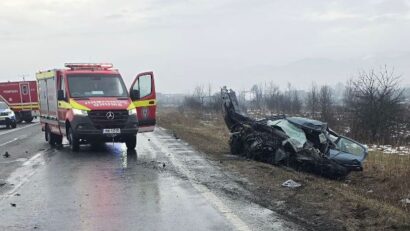Un bărbat a decedat şi alţi doi au fost răniţi în urma unui accident pe DN 1