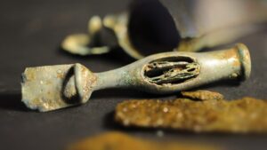 Piese arheologice valoroase prezentate în expoziţia ‘Enigmele comorilor’ la Muzeul Județean Mureș