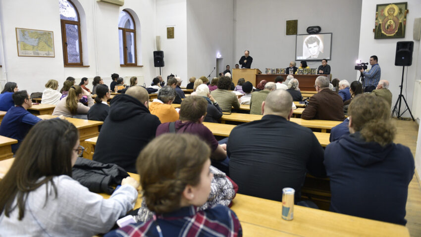 Profesorii din învăţământul superior continuă să facă eforturi pentru a bloca aplicarea măsurii care prevede reducerea sporului de doctorat