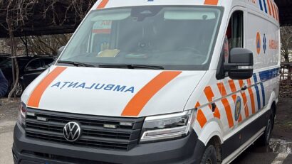 Pompierii mureșeni au intervenit pentru salvarea unui barbat care și-a prins piciorul într-un motocultor