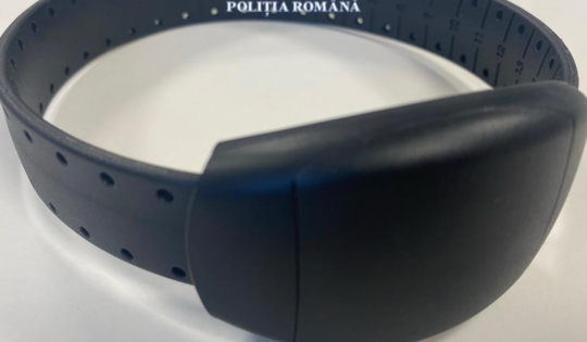 Monitorizare electronică pentru doi bărbați din județul Brașov care au agresat un tânăr