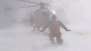 Bărbat decedat după ce a căzut de pe munte