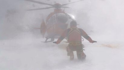 Bărbat decedat după ce a căzut de pe munte