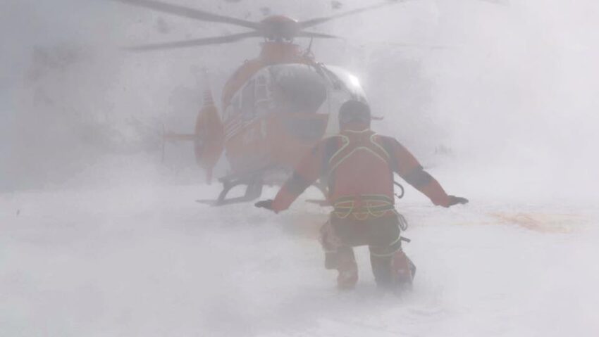 Bărbat decedat după ce a căzut de pe munte