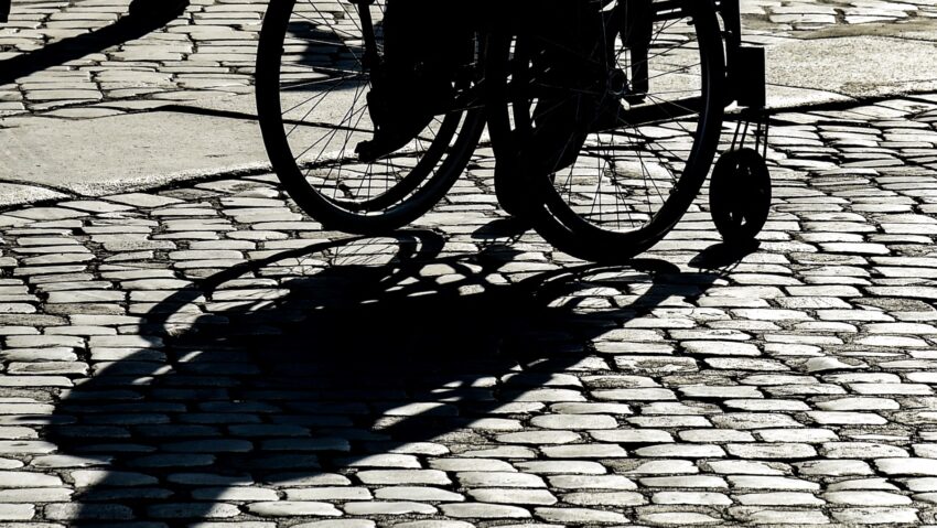 DGASPC Mureș recrutează asistenți personali profesioniști pentru sprijinirea persoanelor cu dizabilități