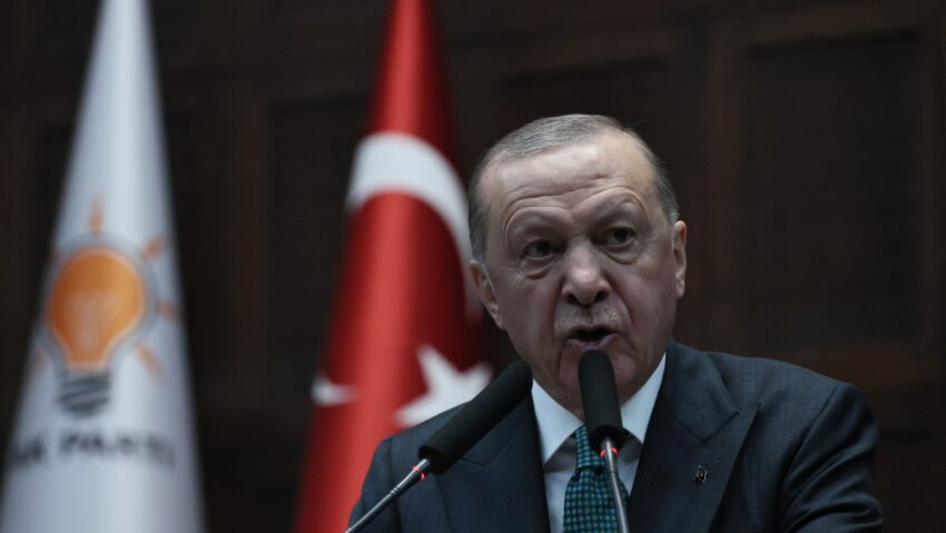 Preşedintele turc califică drept nejustificabilă încălcarea spaţiului aerian al Turciei de către Iran