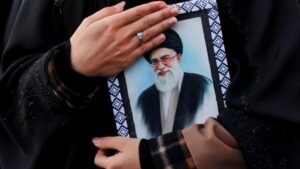 Iranul amână ceremoniile funerare pentru ayatollahul Khamenei