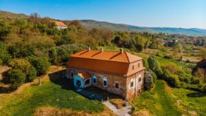 Un conac vechi de peste 500 de ani din jud. Mureș primește vizitatori