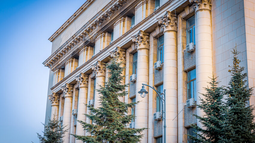 Primă de stabilitate pentru tineri, în anumite condiţii