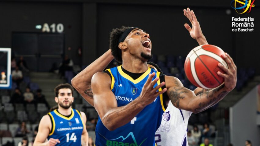 Baschetbaliștii brașoveni, învinși la Pitești