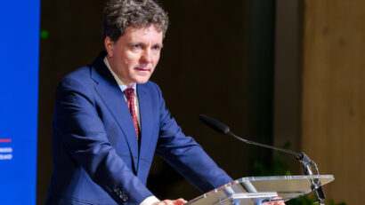 Nu se pune problema ca elemente nucleare să fie pe spaţiul României în viitorul mediu, afirmă preşedintele Nicuşor Dan