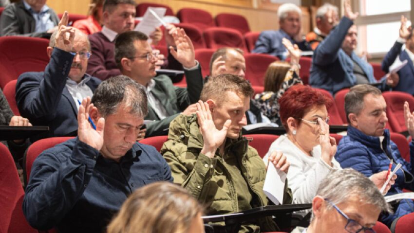 Peste 13 milioane lei, finanțare europeană, pentru tinerii defavorizați din Harghita