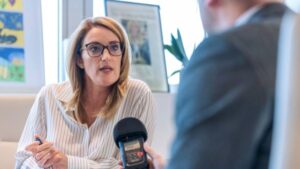  Combaterea hărțuirii online: Apelul oficial al Preşedintei Parlamentului European și demersul de conștientizare al campaniei Radio România “Stai sigur pe net”