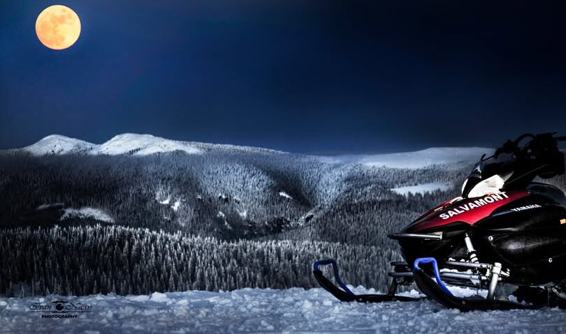 În doar 24 de ore, Salvamont România a salvat 94 de persoane de pe munte