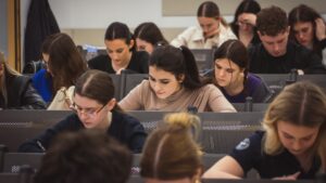 Doar jumătate din elevii mureșeni au obținut medii de promovare la simularea bacalaureatului