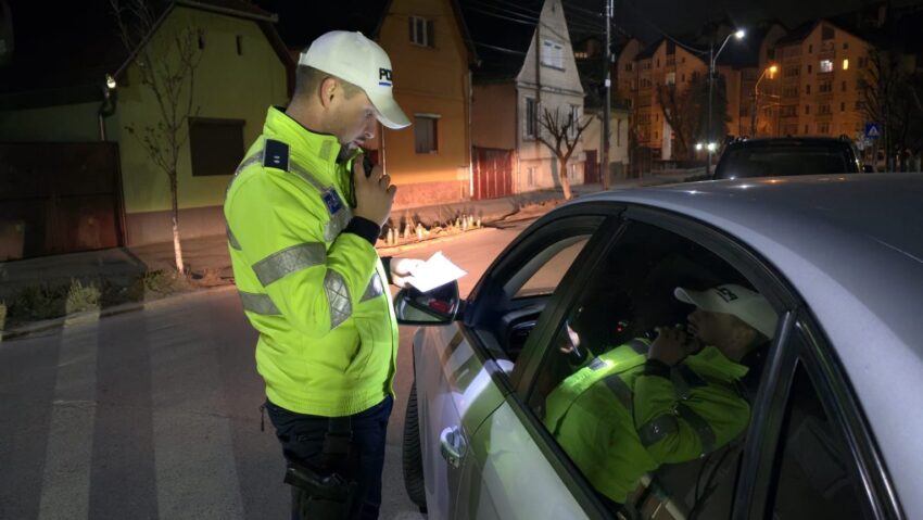 Doi şoferi, depistaţi la volan după ce ar fi consumat substanţe psihoactive