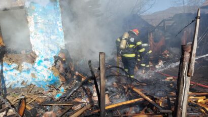 Incendiu la o casă de locuit în localitatea mureșeană Ibănești