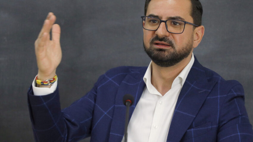 Fostul ministru PSD al agriculturii, Adrian Chesnoiu, a fost condamnat la patru ani de închisoare cu executare