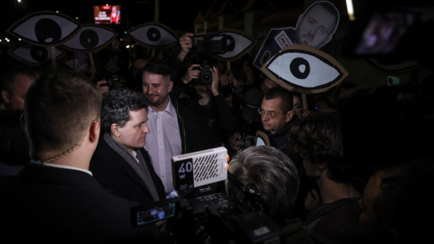 Aproximativ 150 de persoane s-au strâns aseară în apropierea Palatului Cotroceni, la apelul comunităţii Declic