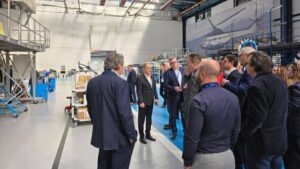 Francezii de la Airbus vor sa producă o parte din componentele noului elicopter H225M la IAR Brașov